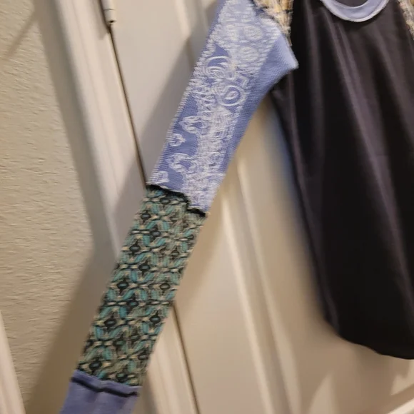 Free People We The Free Long Sleeve Top Wuth Patterned Sleeves L - Picture 4 of 8